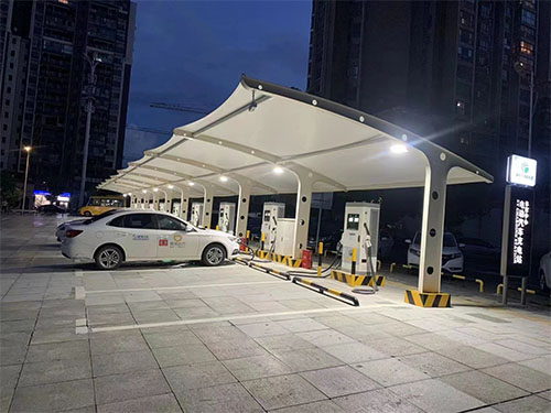 鋼結構停車(chē)雨棚 鋼結構停車(chē)雨棚